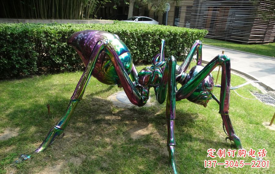 广州蜘蛛侠传递英雄激情的不锈钢雕塑