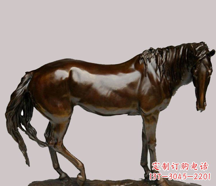 广州草原上的动物雕塑