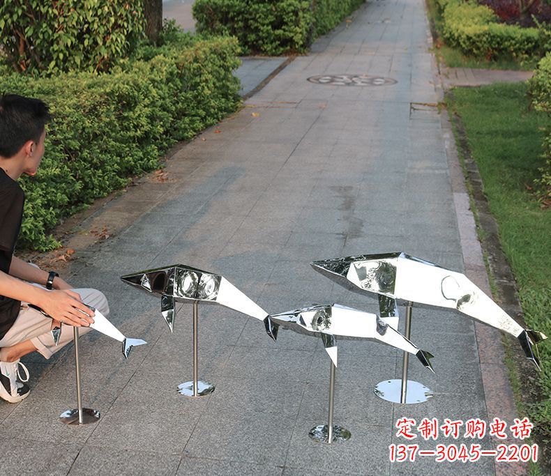 广州抽象不锈钢海豚雕塑