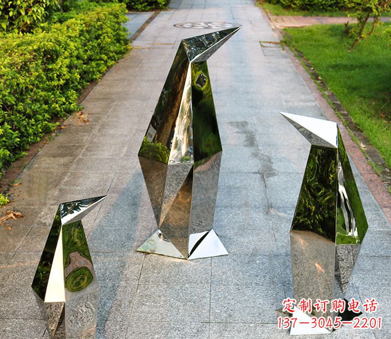 广州精致的抽象不锈钢企鹅雕塑