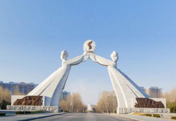 广州城市街道的拱门雕塑——让城市更加精彩