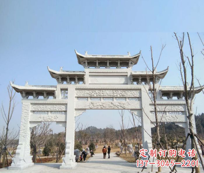 广州“村口三门石雕牌楼”——悠久历史的见证