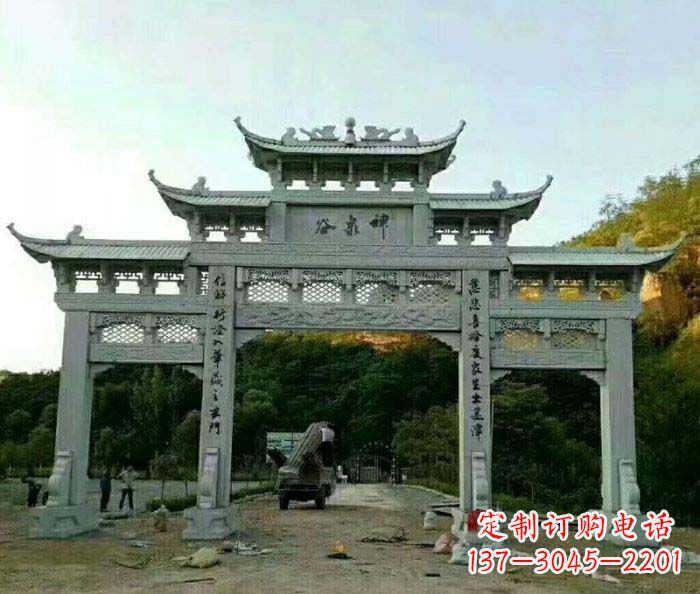广州村口石雕牌楼千百年文化瑰宝