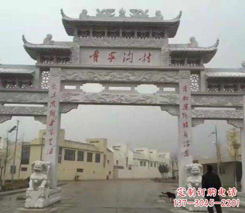 广州村庄三门石牌坊雕塑的历史与文化