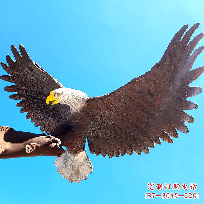 广州精致仿真老鹰玻璃钢雕塑