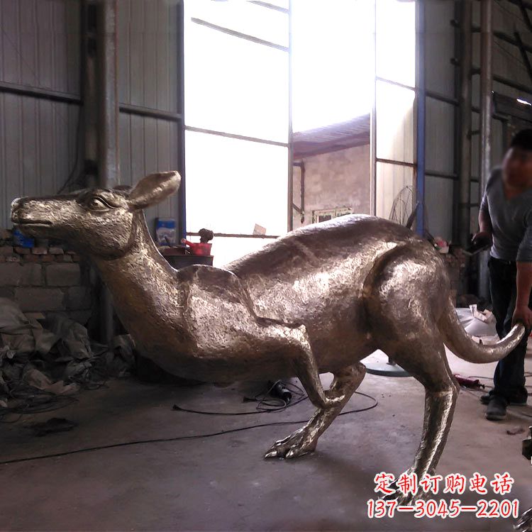 广州袋鼠纯铜雕塑