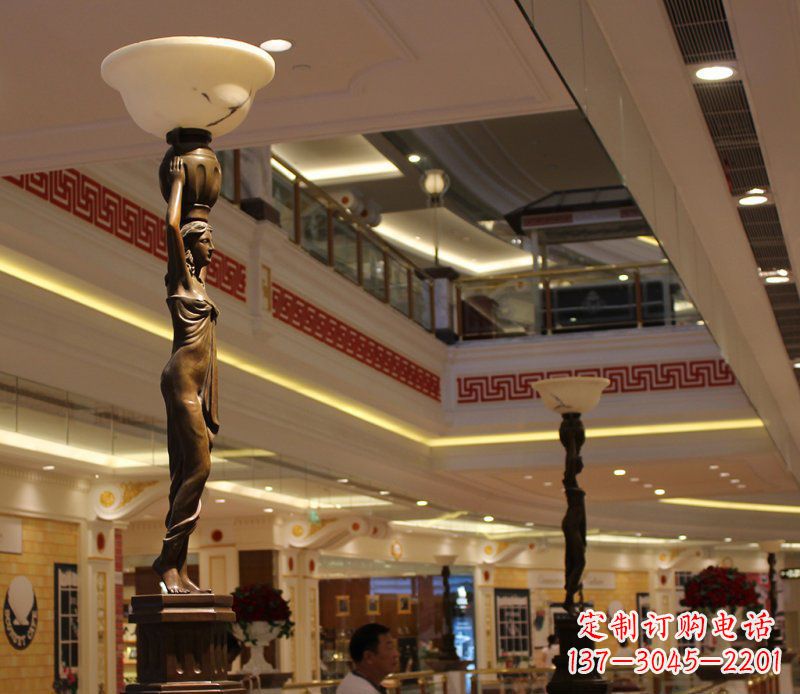 广州高端玻璃钢仿铜雕塑——女人雕塑