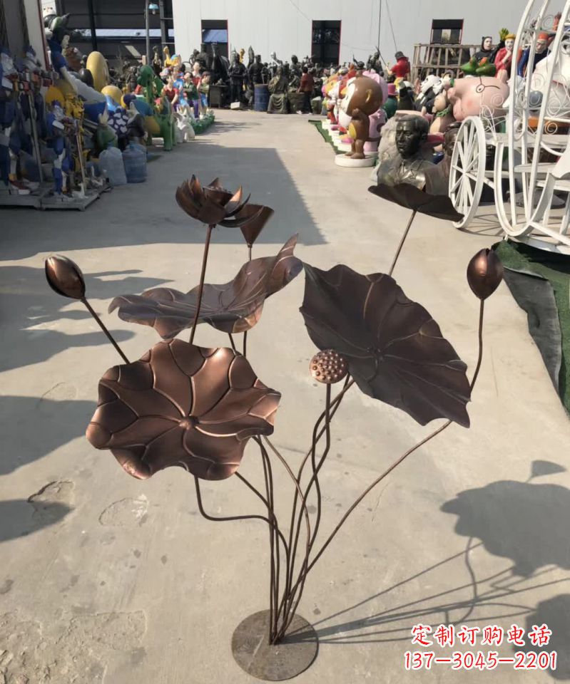 广州精美锻铜荷花雕塑