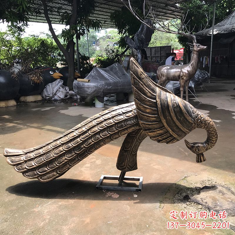 广州仿铜玻璃钢定制孔雀雕塑
