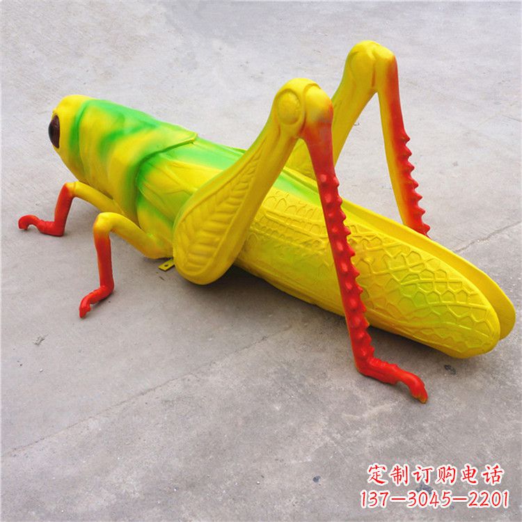 广州仿真蝗虫玻璃钢蚂蚱雕塑