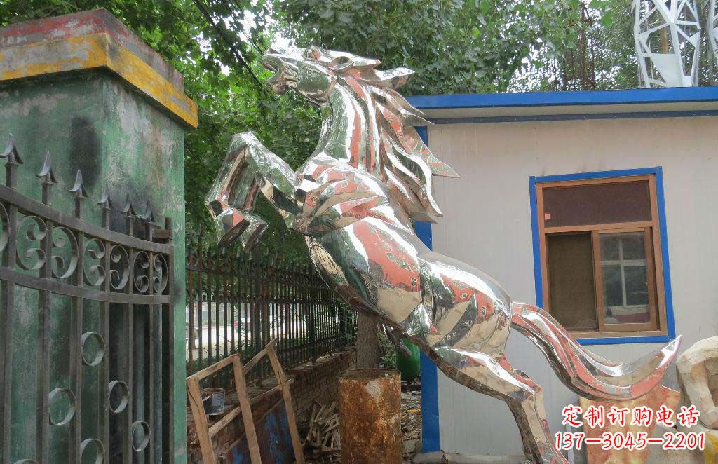 广州优雅凌厉的不锈钢奔跑马雕塑