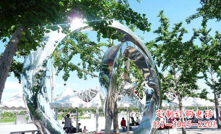 广州高端实木不锈钢镀层圆环雕塑