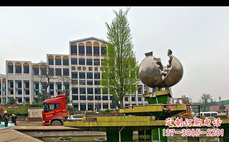广州精美不锈钢石榴景观雕塑