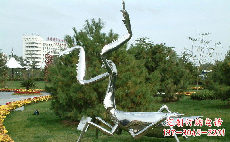 广州不锈钢雕刻螳螂摆件