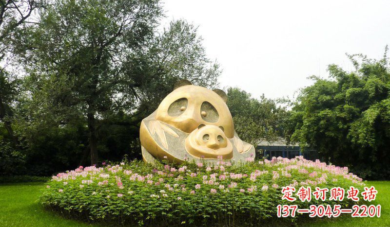 广州熊猫雕塑 - 令公园增添无限活力