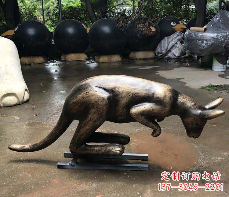 广州公园袋鼠动物铜雕