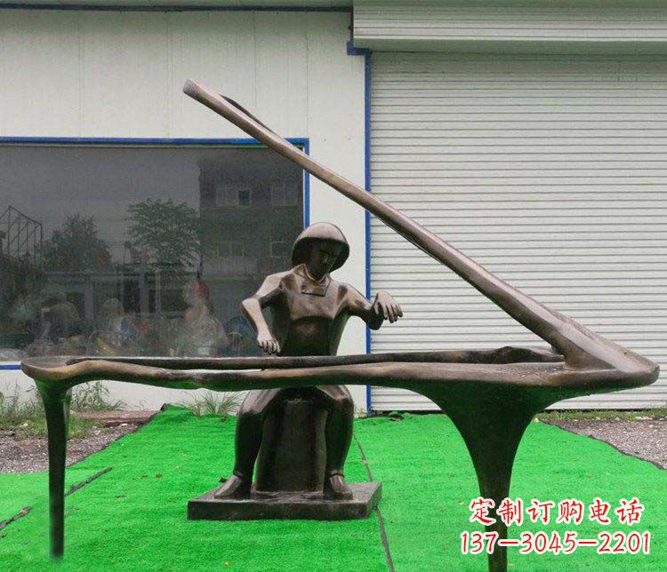 广州公园弹钢琴的抽象人物小品铜雕