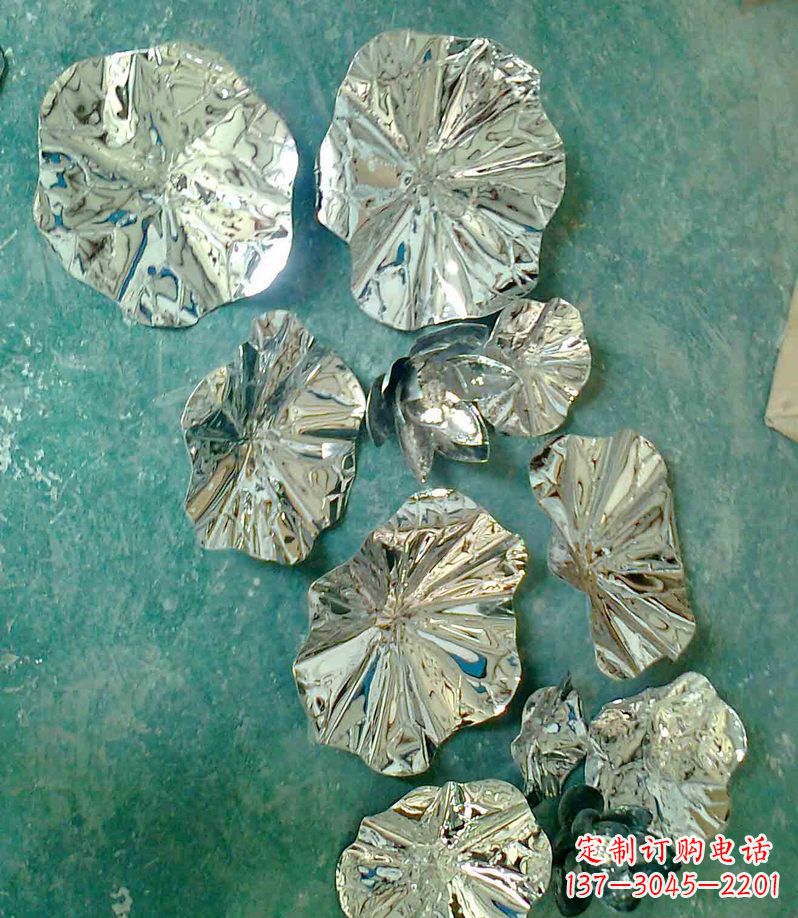 广州精致锻铜荷叶造型雕塑