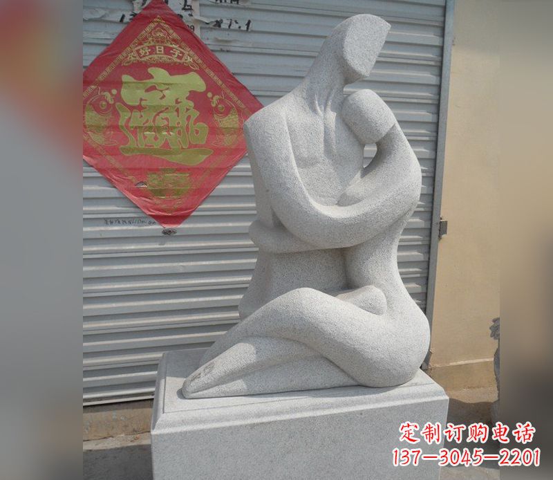 广州公园情侣人物小品石雕