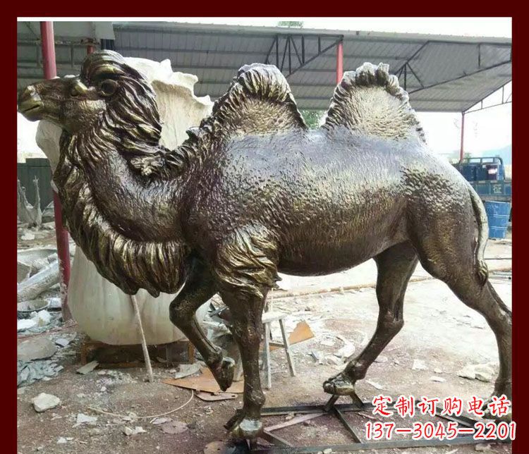 广州公园双峰骆驼铜雕