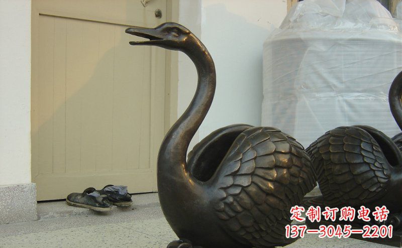 广州绝美铜板雕刻天鹅雕塑