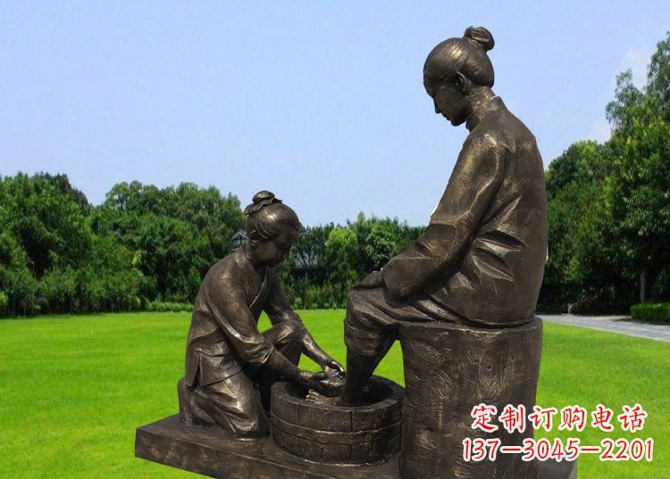 广州浓浓爱意的母爱,定制青铜铸造的母亲雕塑