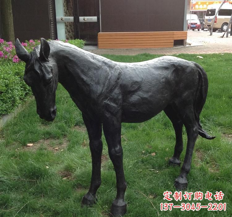 广州大型雕塑装置——马雕塑