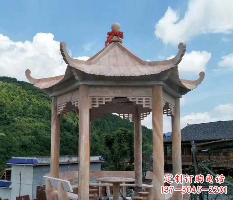 广州一流的公园晚霞红六角石雕凉亭