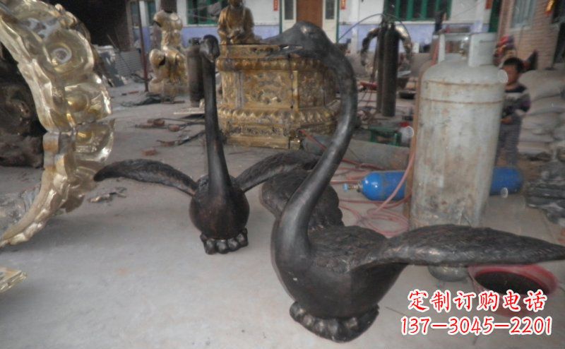 广州汇聚灵性的仙鹤塑像