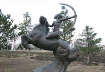 广州公园骑马女人射箭铜雕