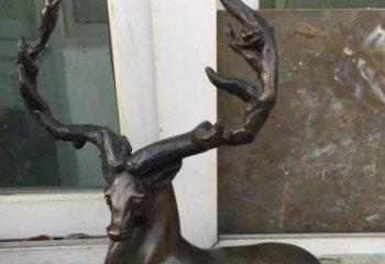 广州铸铜小鹿动物雕塑；