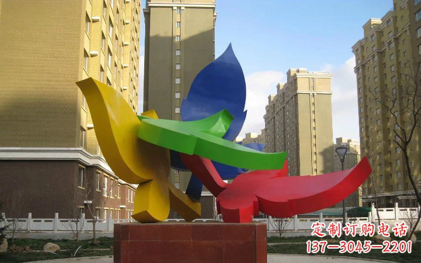 广州造型精美的不锈钢树叶雕塑