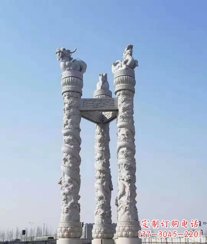 广州领雕塑:十二生肖石柱多彩景观