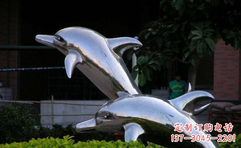 广州街边不锈钢跳跃海豚景观雕塑