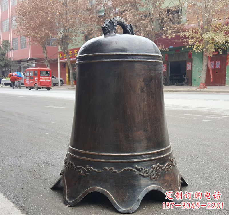 广州铜钟雕塑:精致美观的景观艺术