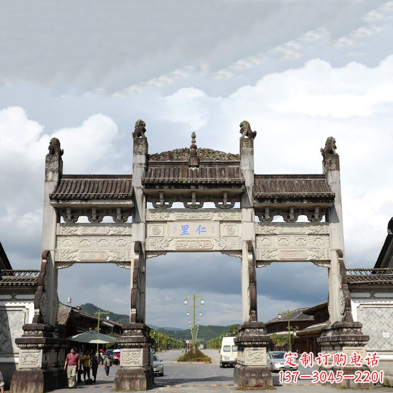 广州精致古典风格的牌楼雕塑