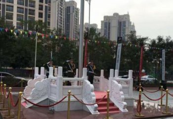 广州特色国旗雕塑，汉白玉企业升旗台