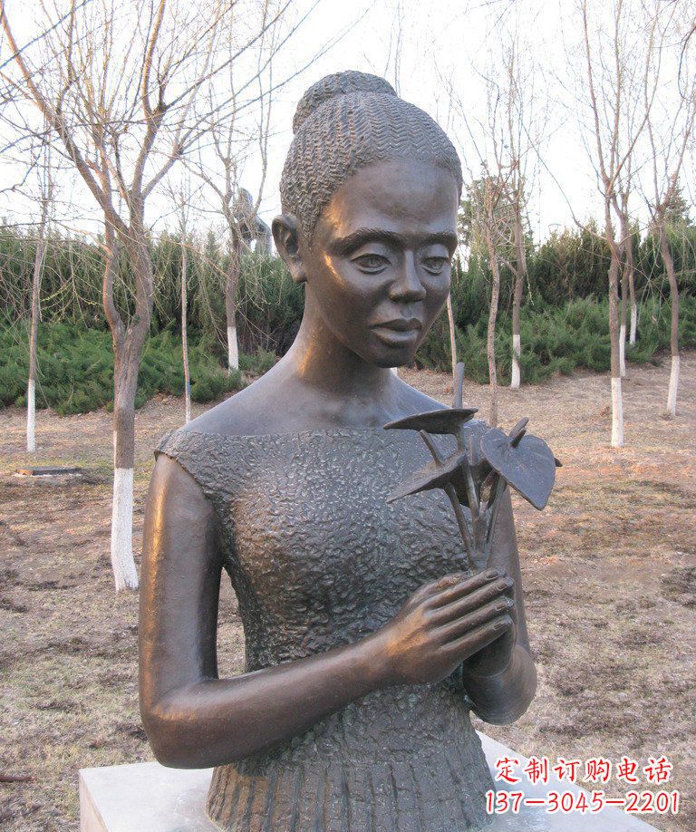 广州拿着白鹤芋花朵的女人西方人物铜雕