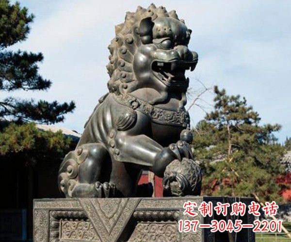 广州完美融合中西文化的铜狮子雕塑