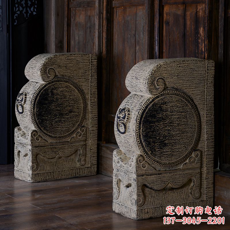 广州风格独特的室外门墩雕塑