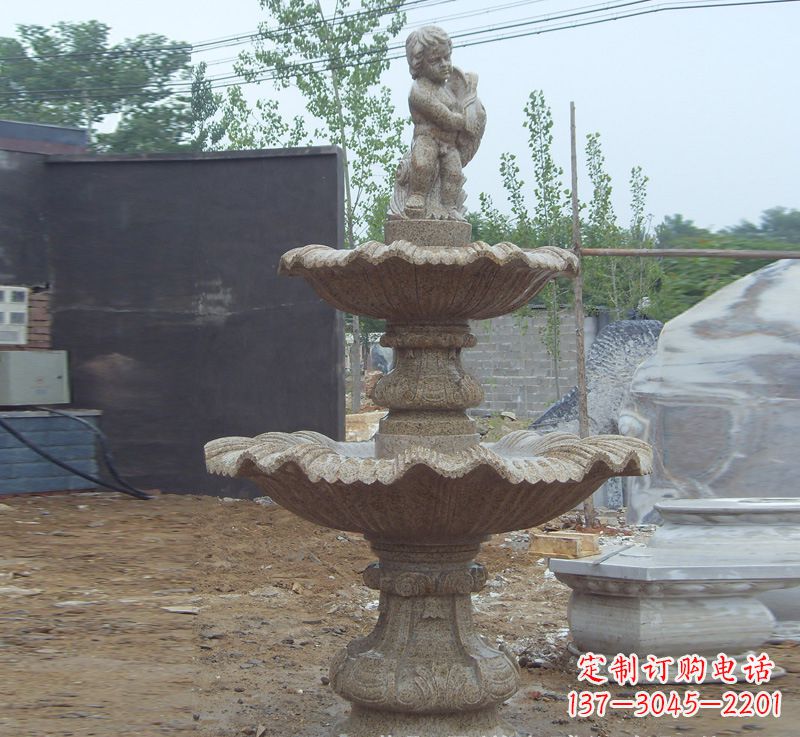 广州双手捧钵的石雕佛像
