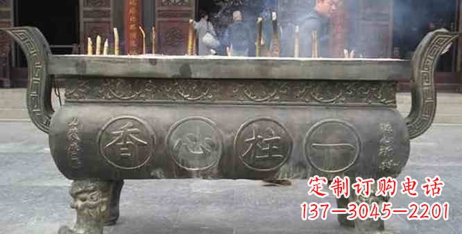 广州寺庙铸铜四足香炉