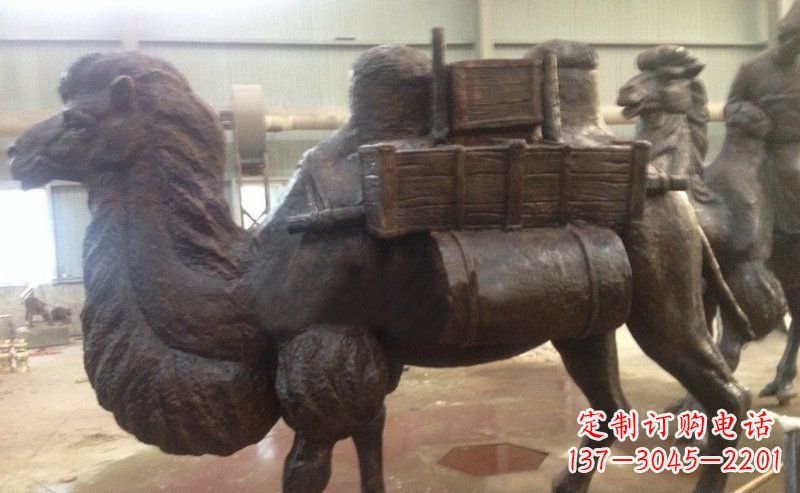 广州驮着东西的骆驼公园动物铜雕