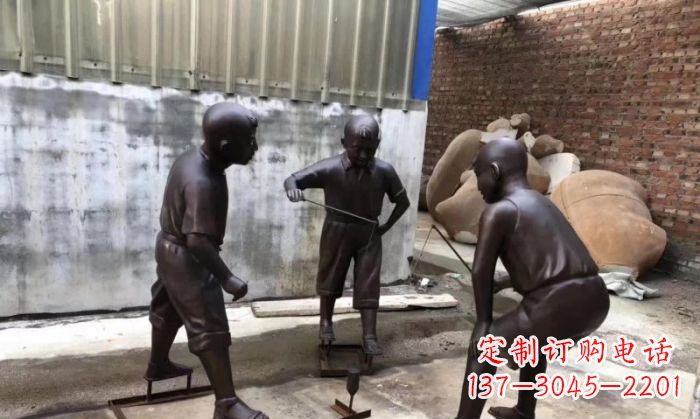 广州玩陀螺人物铜雕 (2)
