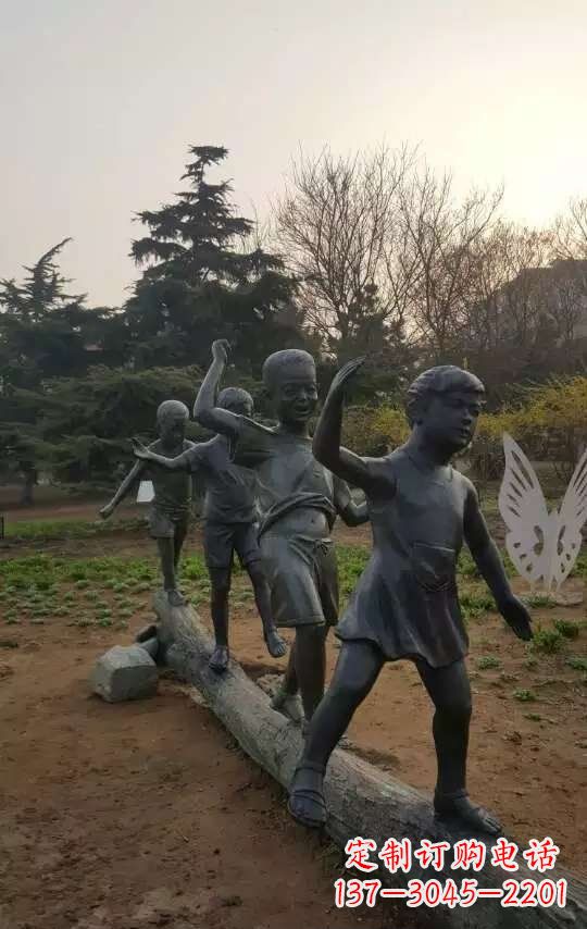 广州玩走独木桥儿童铜雕