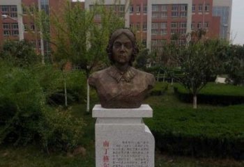 广州南丁格尔校园名人铜雕：精致细致的雕塑艺术