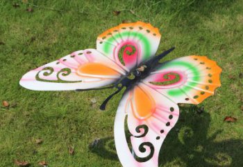 广州暖色不锈钢蝴蝶雕塑--精致细腻如蝶般的自在