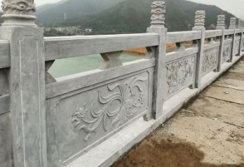 广州青石仿古栏板雕塑打造经典美学