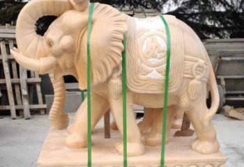 广州中领雕塑石雕大象招财是一件由中领雕塑定制…
