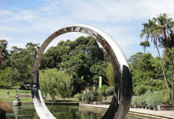 广州水景不锈钢镜面圆环雕塑